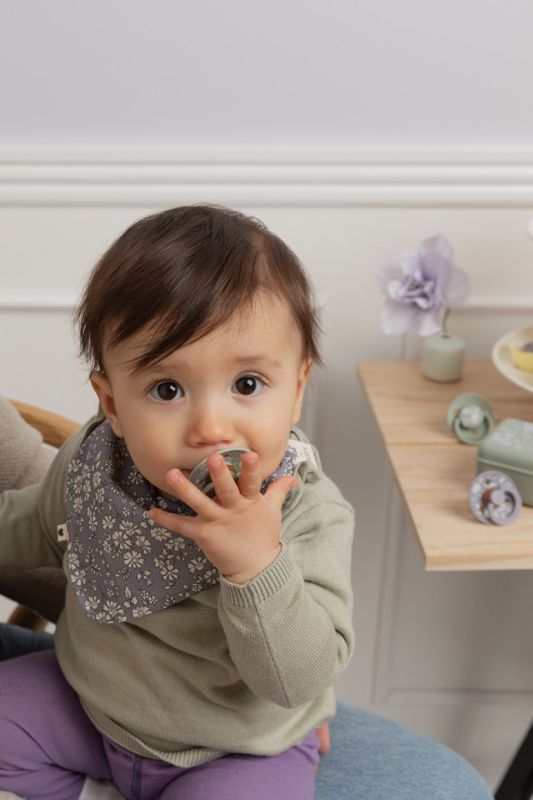 Нагрудник BIBS x Liberty Bandana Bib – Capel Fossil Grey