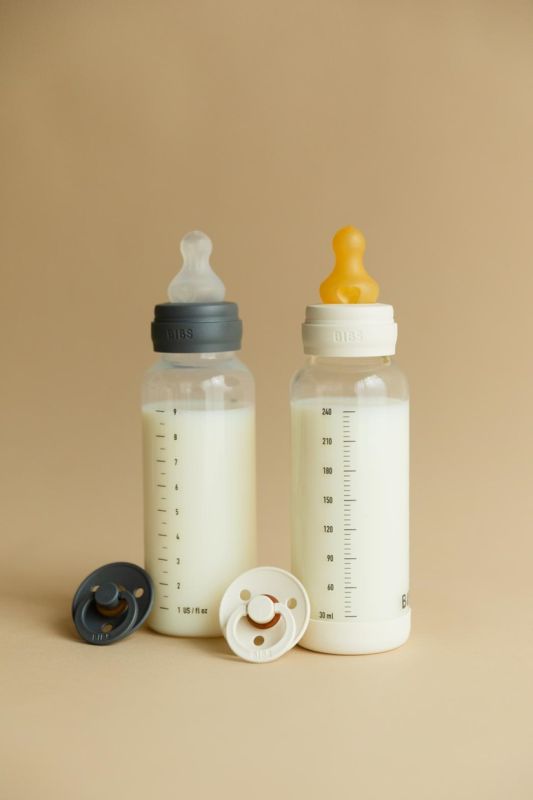 Дитяча пляшечка BIBS Baby Bottle Round Silicone 270 мл Medium Flow (середній потік) Baby Blue