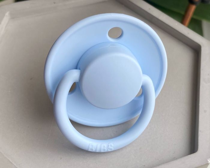 Пустушка BIBS 0-36 мiс De Lux Silicone Round - Baby Blue/Iron 2 шт.