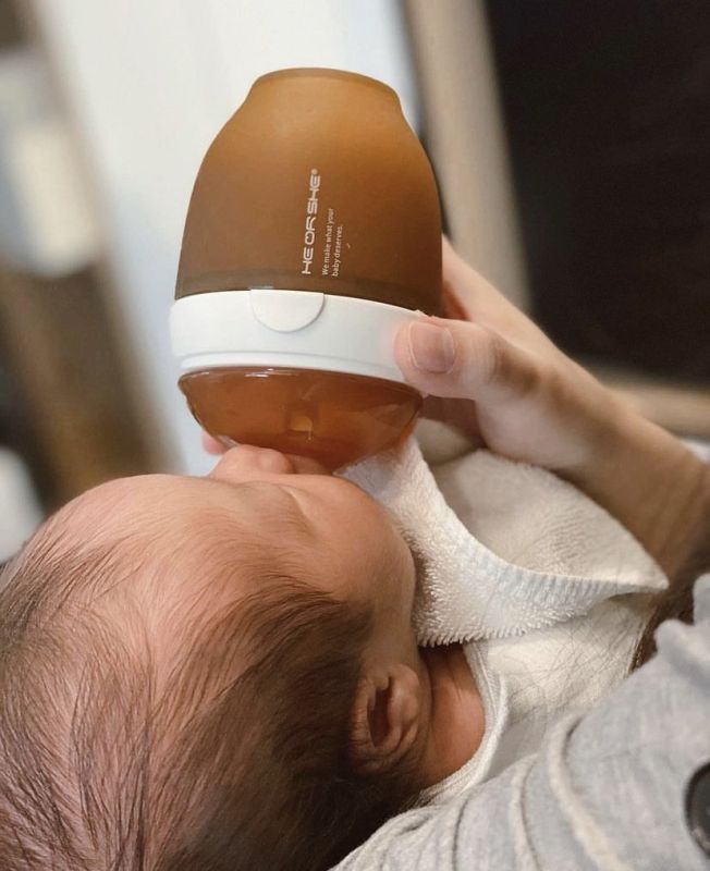 Пляшечка антиколікова HEORSHE - Black, (0+m)  з подарунковою змінною насадкою (3+m),  160 мл